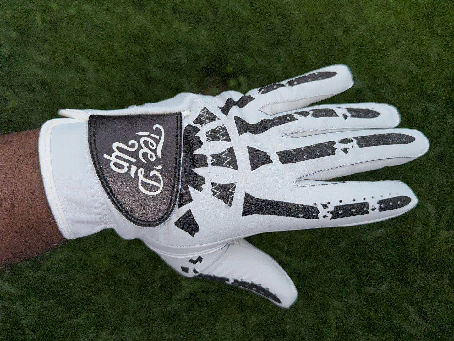 Tee box Glove - White
